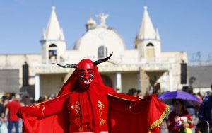 Emotiva celebración navideña congrega a numerosas familias en Vicuña