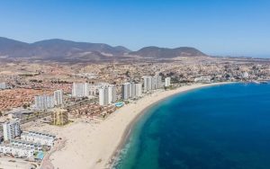 La Serenidad se Ilumina: Santaferia Arranca la Cumbia Viva este 13 de Diciembre